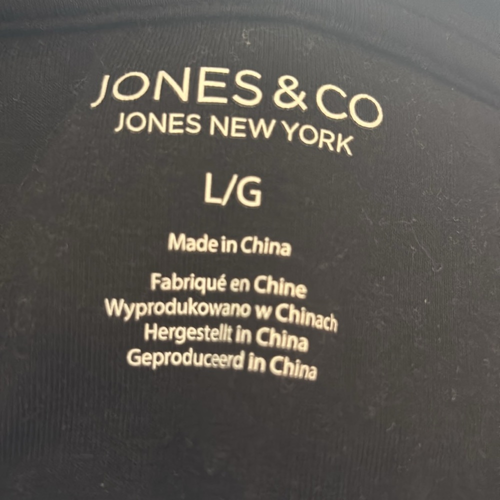 Jones & Co   Jones New York tshirt size large - Picture 3 of 4
